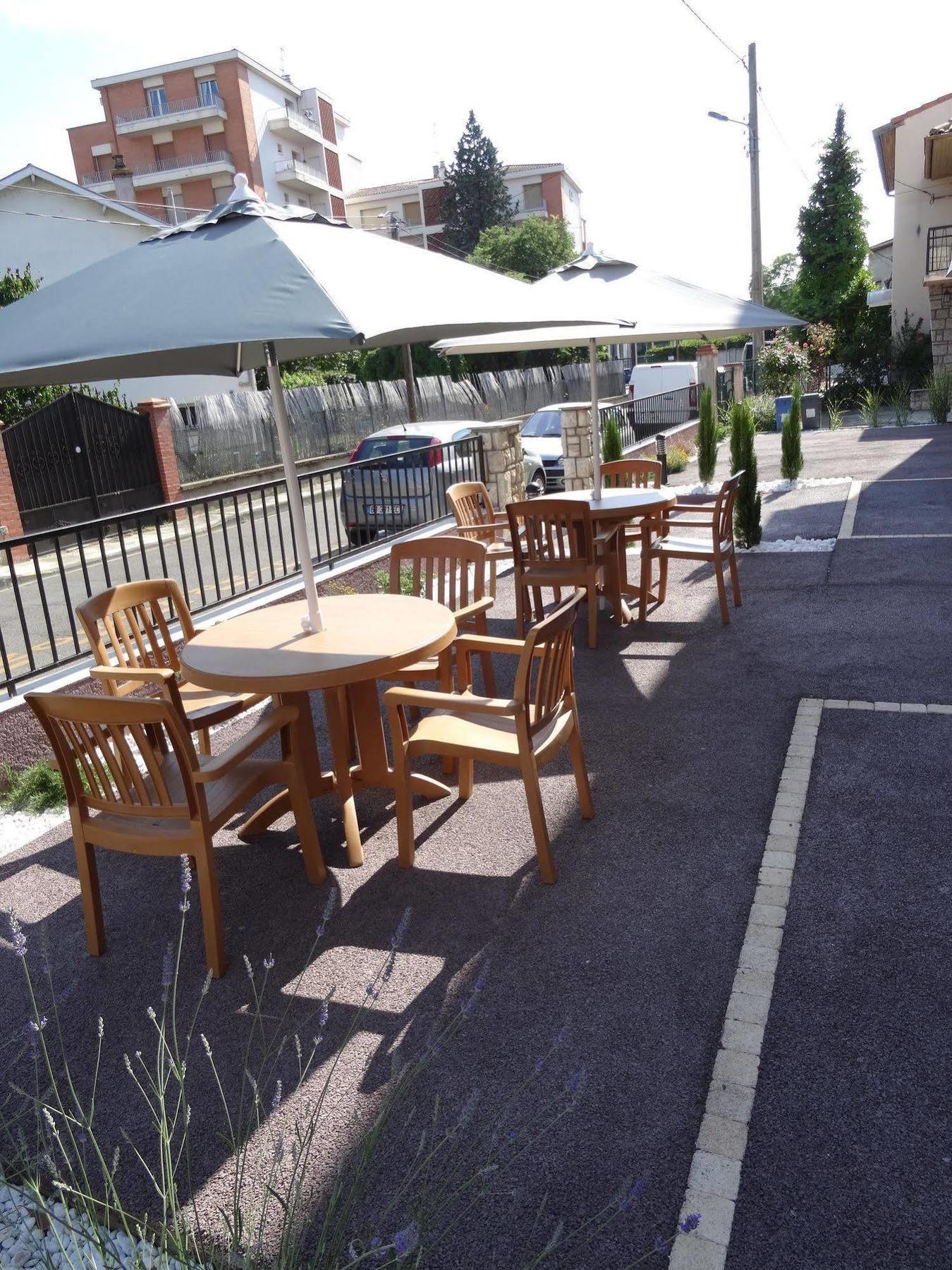 Hotel Prado Avec Parking - Proche Zenith Тулуза Екстер'єр фото